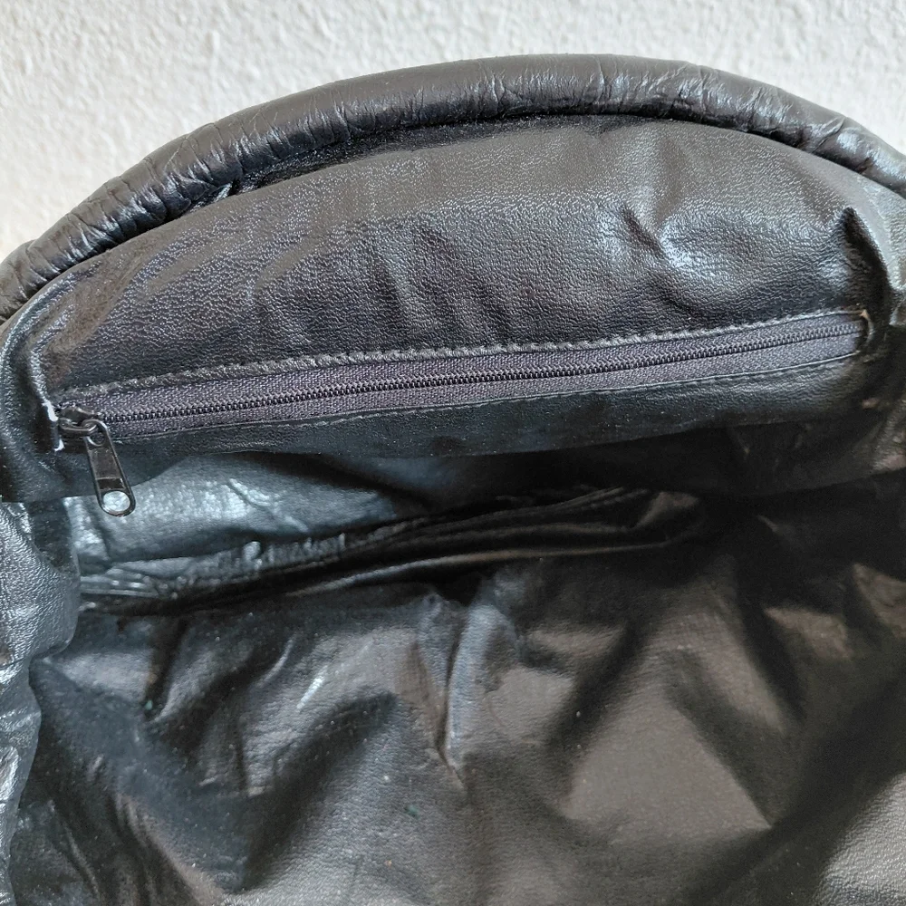 Vintage 1980s Park Avenue Int ? Black Gold Leather Fabrick Handbag Purse .